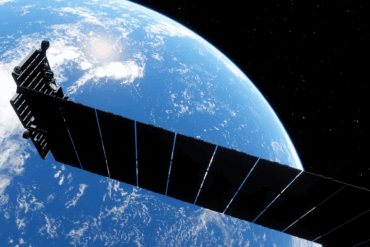Starlink-satellitt i bane rundt jorden, brukt for å illustrere endringer i SpaceX sin satellittkonstellasjon.