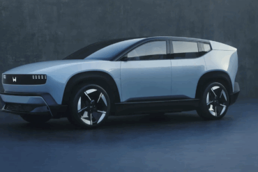 Honda 0 SUV elektrisk konseptbil vist i profil med futuristisk design, høye hjulbuer og kantete karosseri presentert av Honda som del av deres nye elbilserie.