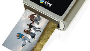 MED KAMERA: Denne mini-printeren fra Zink får plass i lommen, og har kamera integrert.