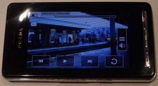 LGs KE850 kan vise bilder og video i landskapsmodus.