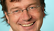 NRKs radiosjef Øyvind Vasaasen  forsvarer DAB i egen blogg.