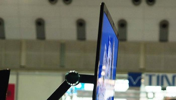 KATE MOSS:  Sonys OLED-TV er med sine 9mm så slank at selv supermodeller kan bli misunnelige.