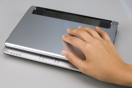 VIA NanoBook Ultra Mobile Device kommer med Windows Vista eller XP. Packard Bell kommer med maskiner basert på VIAs maskiner senere i år.
