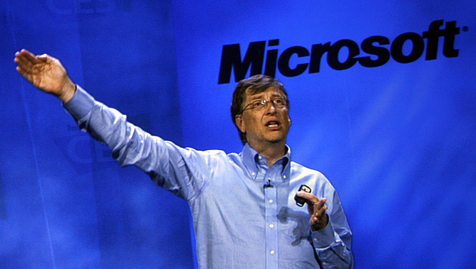 Bill Gates ble pensjonert fra Microsoft i mai i fjor. Like fullt holder han avskjedstaler i øst og vest...