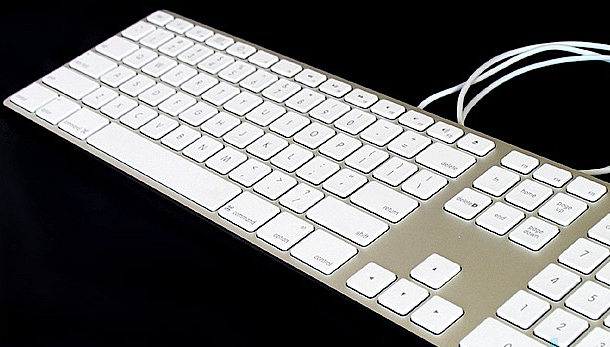 imac_brushed_aluminum_keyboard_full