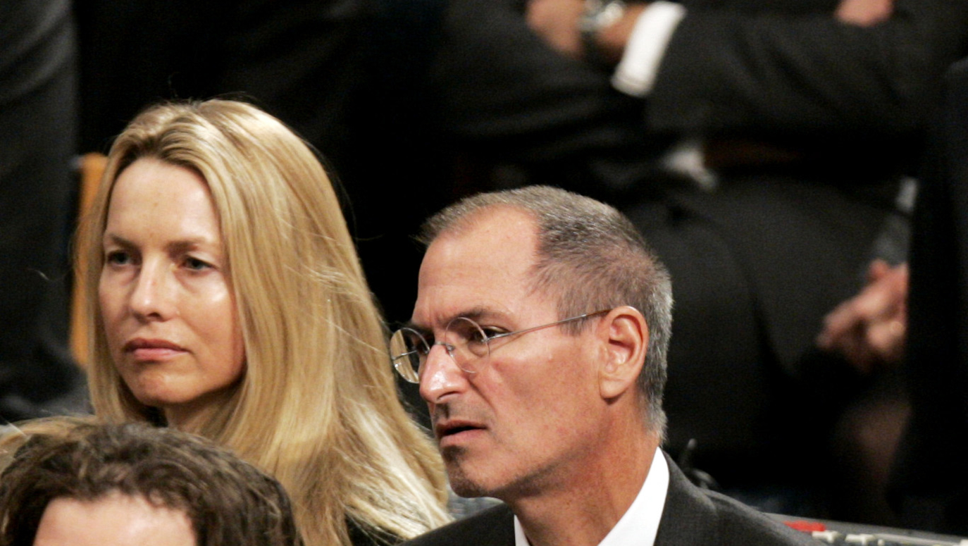 Steve Jobs og kopna Lauren på Nobelpris-utdelingen i Oslo Rådhus i går.