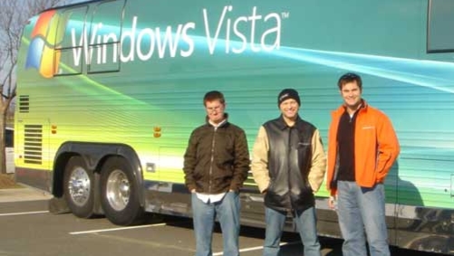 Nick White (lengst til høyre) var en hjørnestein i markedsføringen av Windows Vista. Nå slutter han.