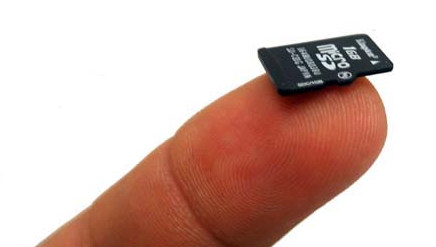 MicroSD-kortene er virkelig små.