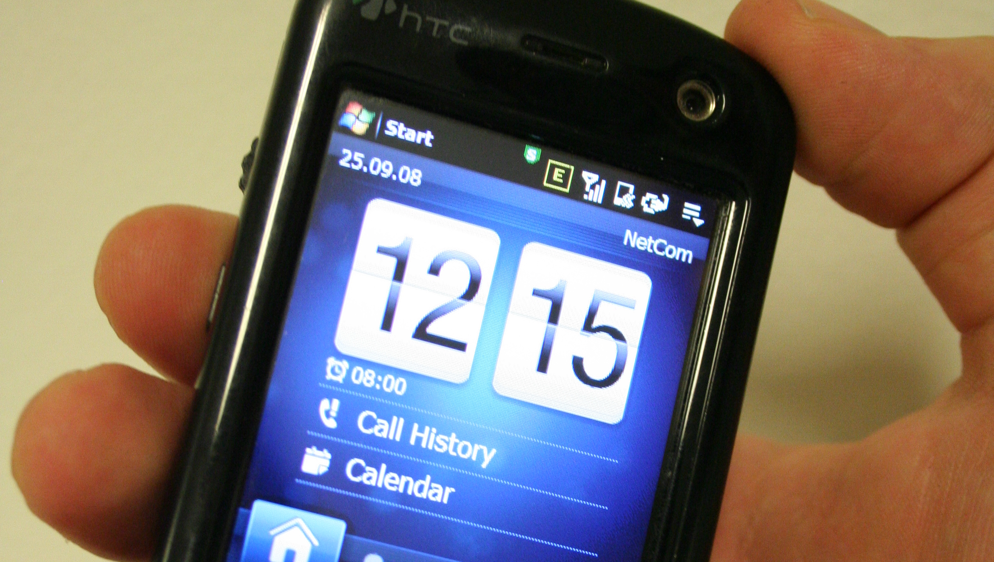 Estlendere kan allerede i 2011 bruke mobiltelefonen sin ved parlamentsvalget.