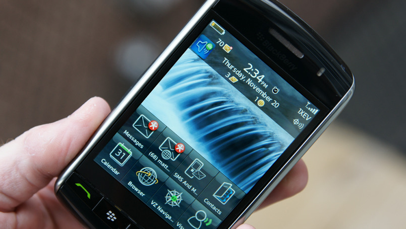 BlackBerry Storm var RIMs første touchtelefon, og hadde en rekke irriterende bugs allerede fra lansering.