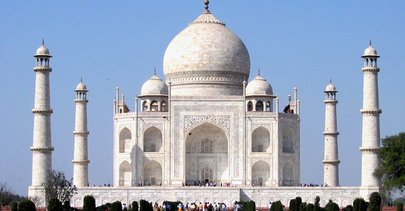 Indias berømte Taj Mahal står fortsatt. men innbyggerne i verdens nest mest folkerike land får ikke betale med PayPal på nettet.