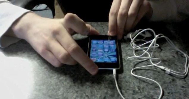 I det nye klippet demonstrer Hotz en ny hacker-teknikk som gjør det langt enklere å hacke iPhone OS. En teknikk han hevder kan brukes på iPad. Til forsøket brukte han en iPod Touch 3G.