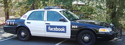 Facebook-politiet skyter først.