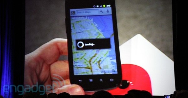 Engadget klarte å snikfotografere Google-sjefens egen Nexus S på Web 2.0-konferansen i går.