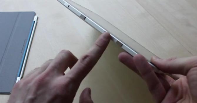 Ved å lime fire magneter på siden av iPad 1 fungerer Smart Cover overraskende bra.