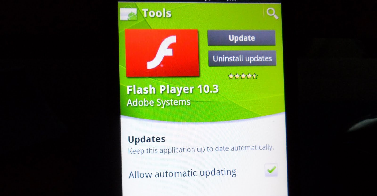 Adobe innså at de kunne se langt etter Flash for mobil når Apple ikke var med.