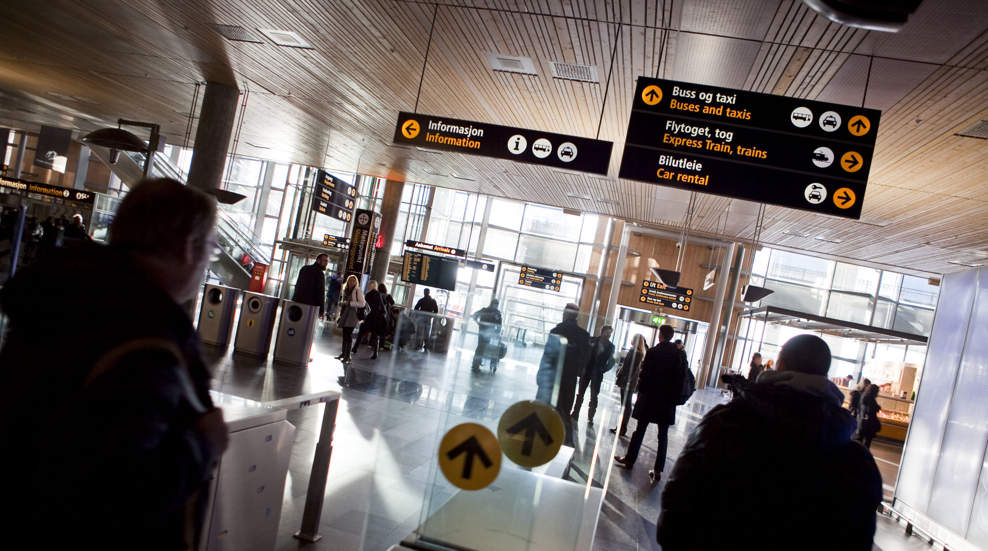 Både på Gardermoen og andre norske flyplasser får du fra torsdag gratis nett uten byråkrati.