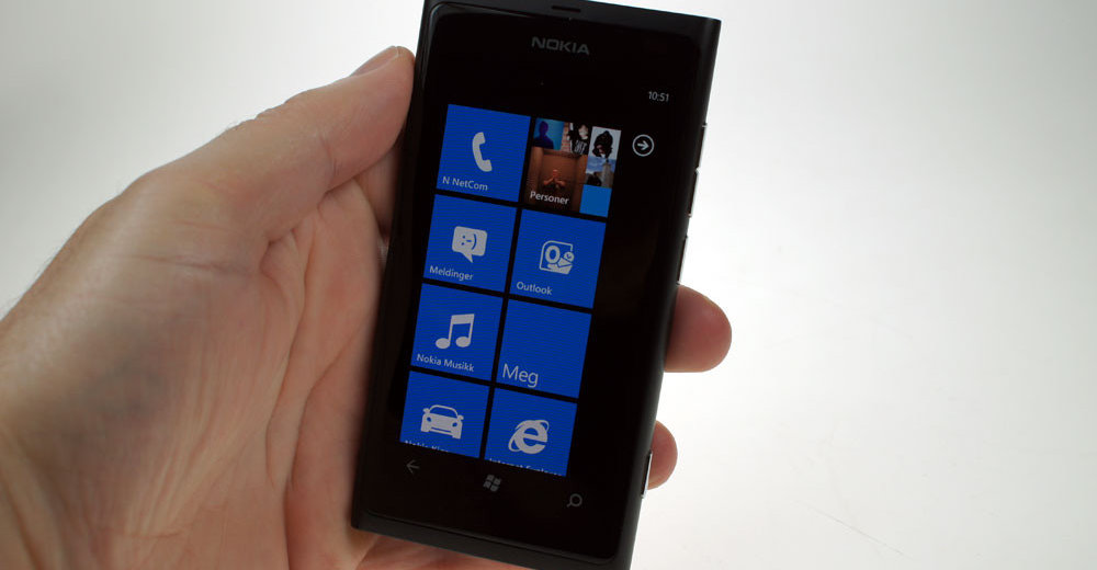 Lumia 800 oppdateres nå til Windows Phone 7.8.