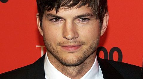 Ashton Kutcher er blant annet kjent kjent fra TV-seriene «That '70s Show» og «Two and A Half Men» samt filmen «Dude, Where's My Car?». Nå får han hovedrollen i en av de to filmene som  lages om Steve Jobs.
