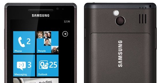 Samsung Omnia 7 med Windows Phone 7 (senere oppgradert til Windows Phone 7.5).