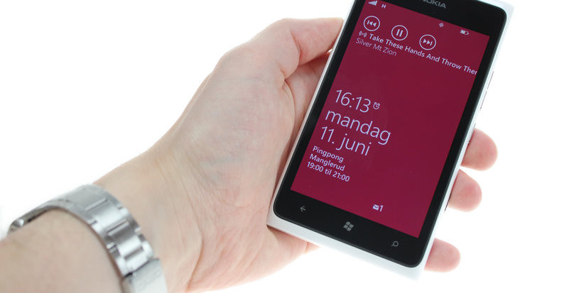 Ingen av dagens Lumia-modeller vil kunne oppgraderes til Windows Phone 8, kun Windows Phone 7.8 som ikke deler samme kjerne. Selskapets siste forsøk blir kanskje Windows Phone 8 som lanseres i høst sammen med Lumia 820 og 920. Begge mobilene er spennende,