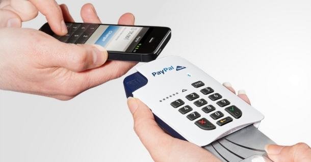 PayPal på mobil fungerer omtrent som betalingsterminalene i butikkene.