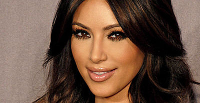 Kim Kardashian er blant de 12 kjendisene som opplevde å få sine personlige data lagt ut på nett. Opplysningene ligger der fortsatt.